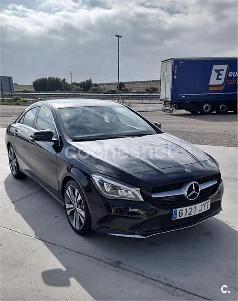 Usado Mercedes CLA200 OrangeArt Edition 136 CV (100 kW) 2017 Negro Berlina