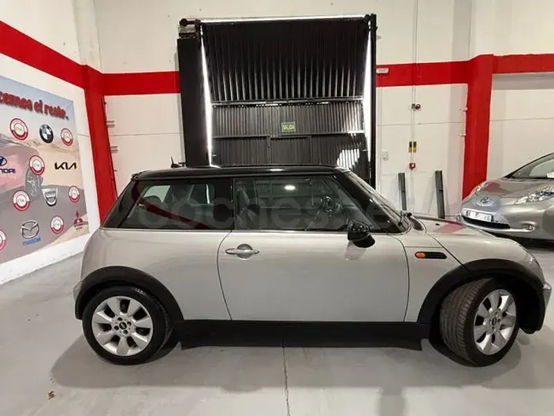 Usado Mini Cooper 115 CV (84 kW) 2004 Gris / plata Utilitario