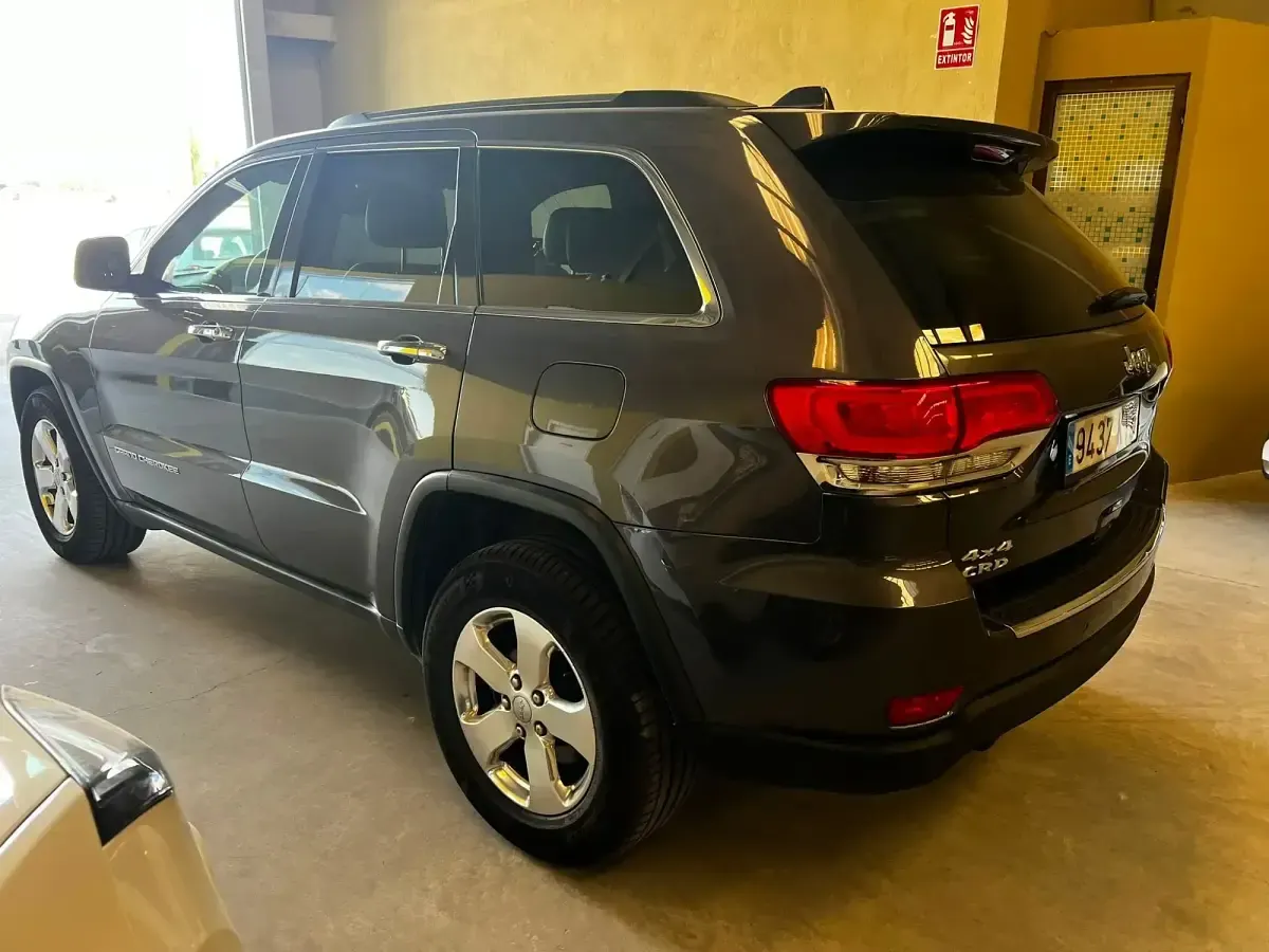 Usado Jeep Grand Cherokee Limited 250 CV (183 kW) 2014 Gris / plata SUV