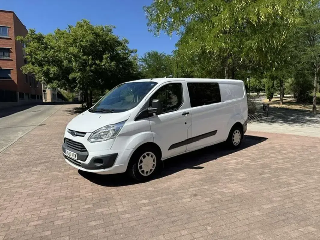 Usado Ford Transit Custom Trend 131 CV (96 kW) 2018 Blanco Familiar