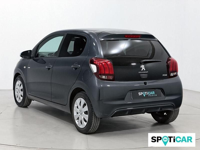 Usado Peugeot 108 Active 72 CV (52 kW) 2022 Gris Berlina