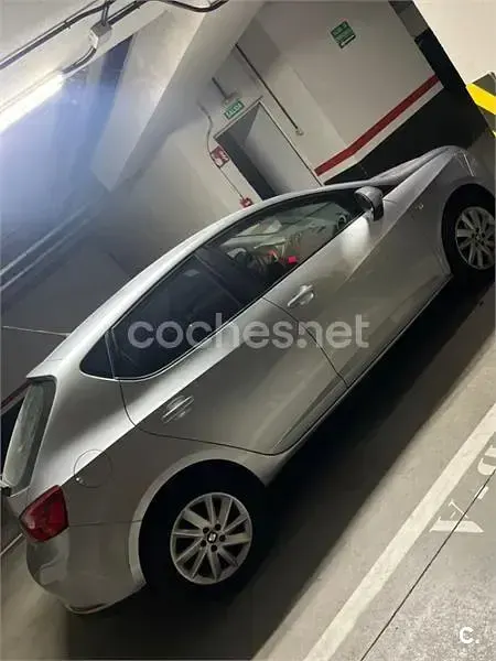 Usado Seat Ibiza Reference 70 CV (51 kW) 2010 Gris / plata Berlina