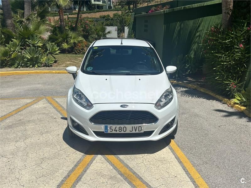 Blanco Usado 2016 Ford Fiesta ST-Line Utilitario | 8950 € (Precio justo) - Imagen 1/4