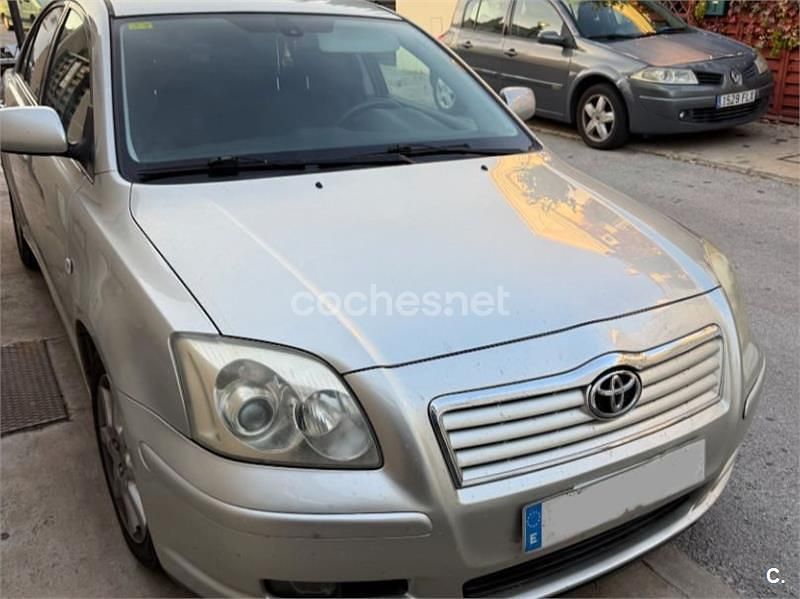 Usado Toyota Avensis Executive 177 CV (130 kW) 2006 Gris / plata Berlina