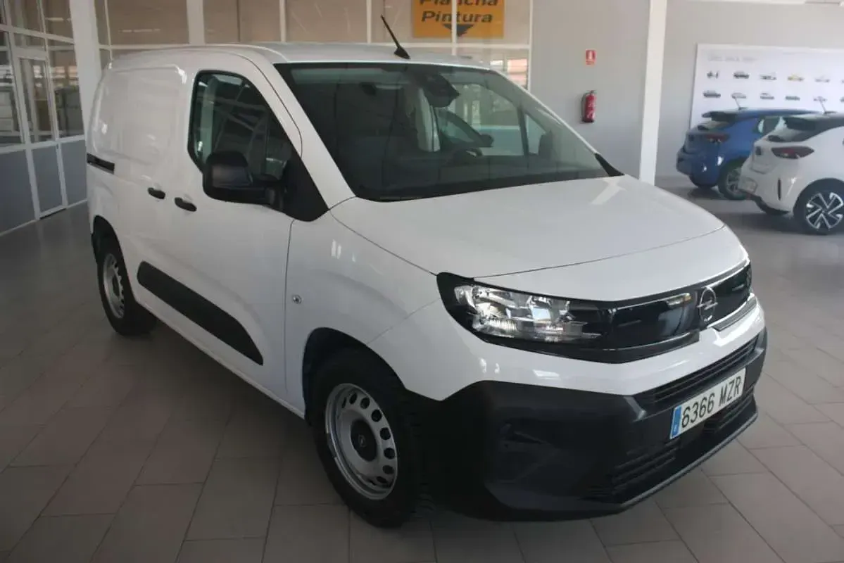 Usado Opel Combo S 99 CV (72 kW) 2025 Blanco Monovolumen