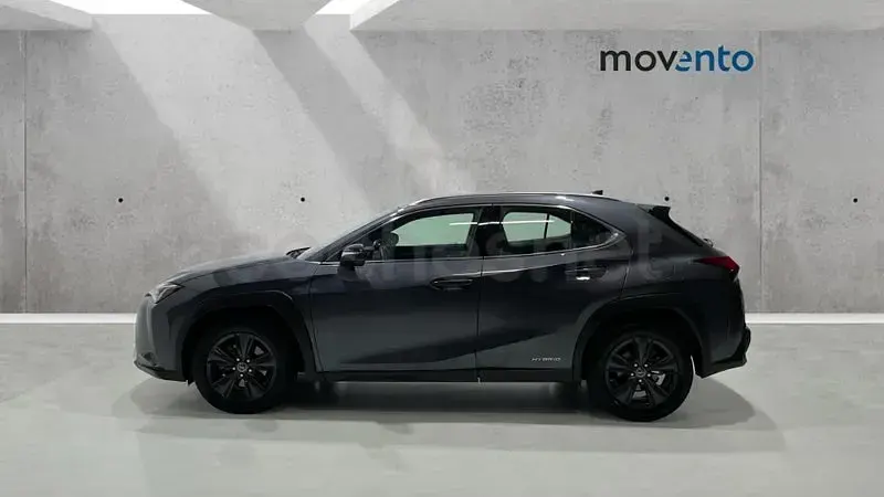 Usado Lexus UX Business Edition 184 CV (135 kW) 2022 Gris / plata SUV