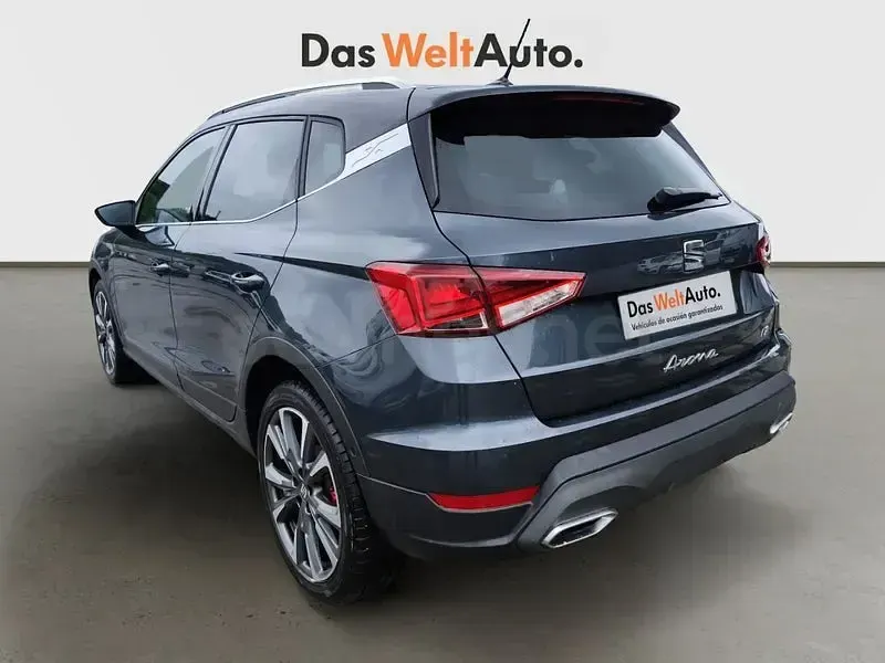 Usado Seat Arona FR 115 CV (84 kW) 2025 Gris / plata SUV