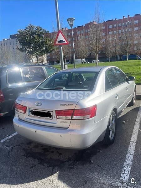 Usado Hyundai Sonata Comfort 140 CV (102 kW) 2007 Gris / plata Berlina