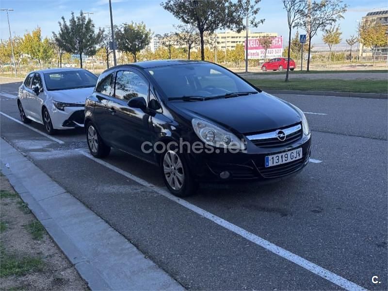 Negro Usado 2008 Opel Corsa Berlina | 2500 € (Precio justo) - Imagen 1/4