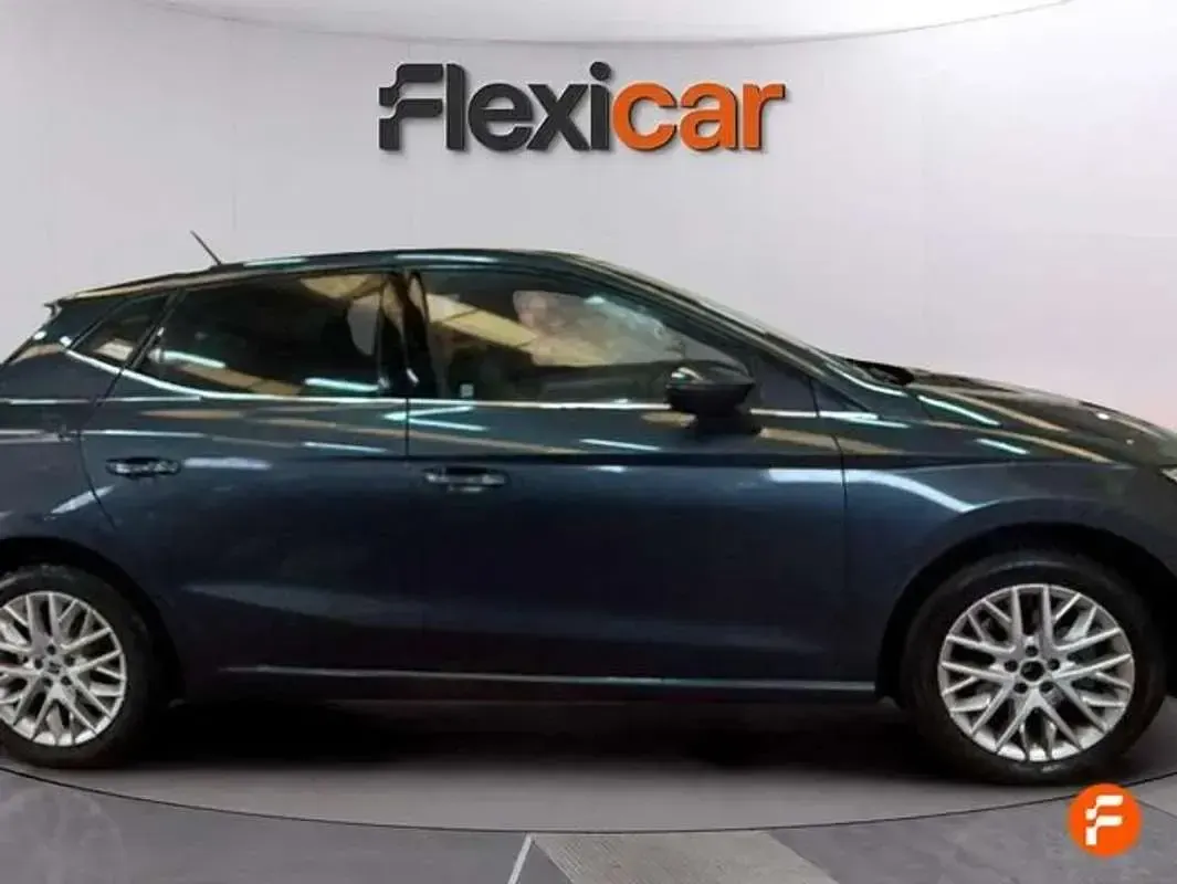 Usado Seat Ibiza 116 CV (85 kW) 2024 Gris Utilitario