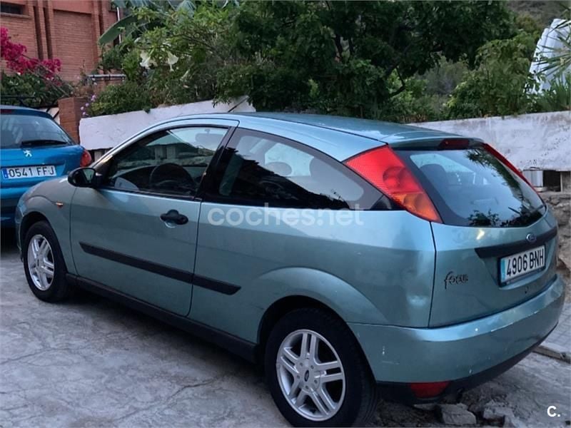 Azul Usado 2001 Ford Focus Trend Berlina | 1800 € (Precio justo) - Imagen 1/4