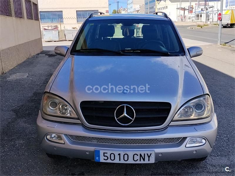Usado Mercedes ML270 163 CV (119 kW) 2003 Gris / plata SUV