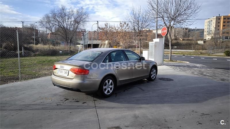 Usado Audi A4 180 CV (132 kW) 2010 Beige Berlina