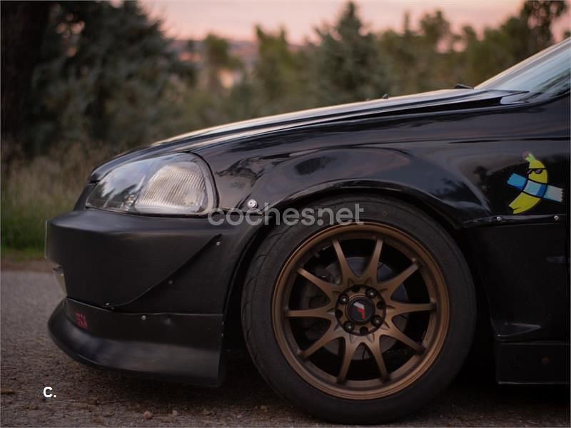 Usado Honda Civic SR 125 CV (91 kW) 1998 Negro Coupe