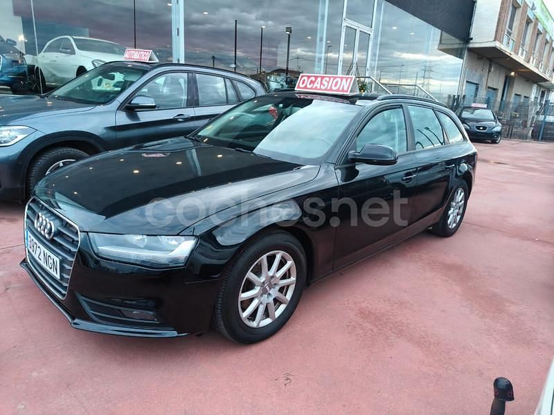 Usado Audi A4 120 CV (88 kW) 2012 Gris / plata Familiar