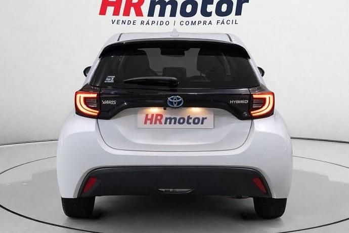 Usado Toyota Yaris Hybrid Active 92 CV (67 kW) 2023