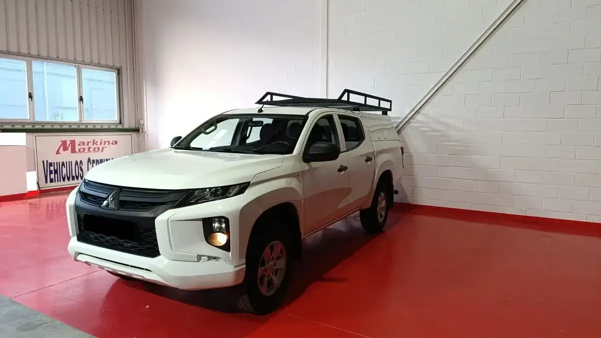 Usado Mitsubishi L200 150 CV (110 kW) 2021 Blanco Pickup/Camioneta