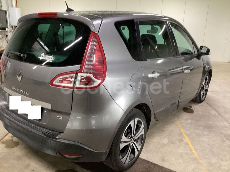 Usado Renault Scénic III Dynamique 110 CV (80 kW) 2011 Gris / plata Monovolumen