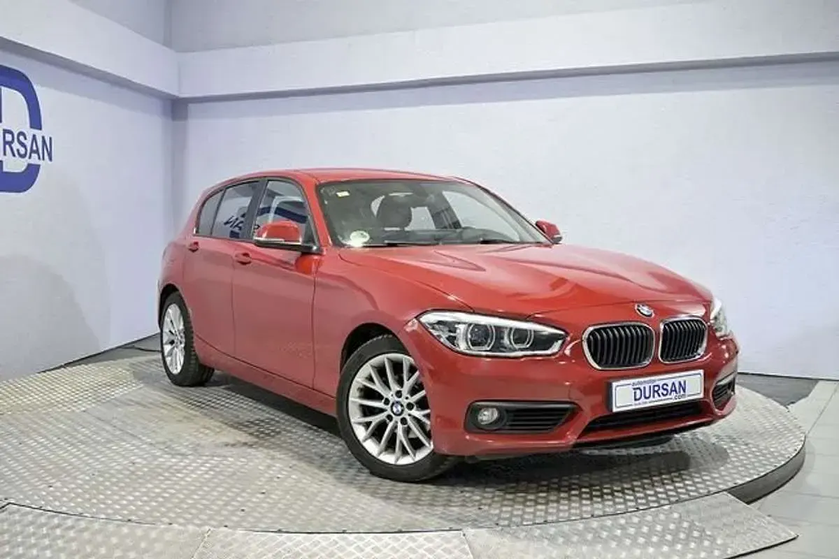 Usado BMW 118 150 CV (110 kW) 2015 Rojo Utilitario