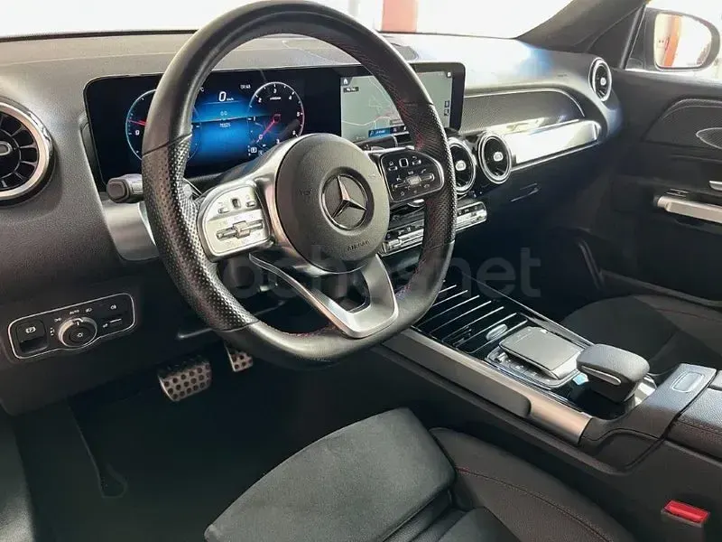 Usado Mercedes GLB200 150 CV (110 kW) 2023 Gris / plata SUV