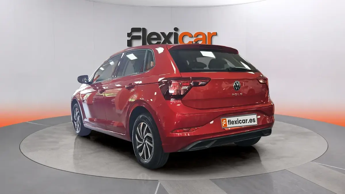 Usado VW Polo 95 CV (69 kW) 2023 Rojo Utilitario