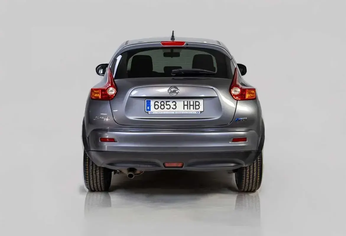 Usado Nissan Juke Tekna 110 CV (80 kW) 2011 Gris SUV