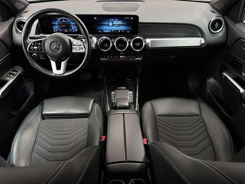 Käytetty Mercedes GLB200 150 HP (110 kW) 2023 Musta Katumaasturi