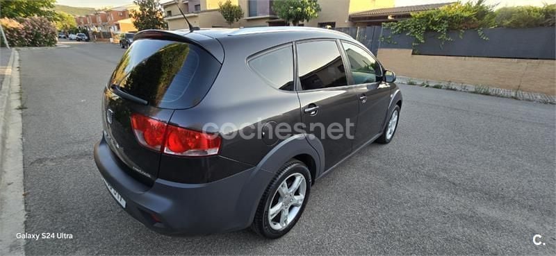 Usado Seat Altea 170 CV (125 kW) 2010 Gris Monovolumen