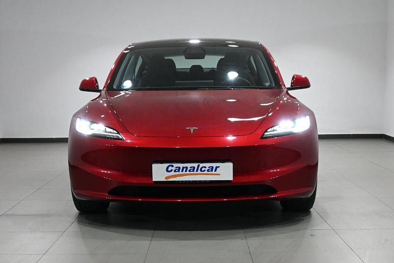 Używany Tesla Model 3 RWD 188 kW (256 KM) 2024 Czerwony Sedan/Limuzyna