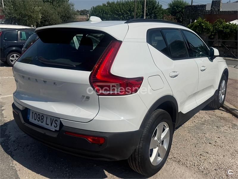 Usado Volvo XC40 Momentum 129 CV (94 kW) 2021 Blanco SUV
