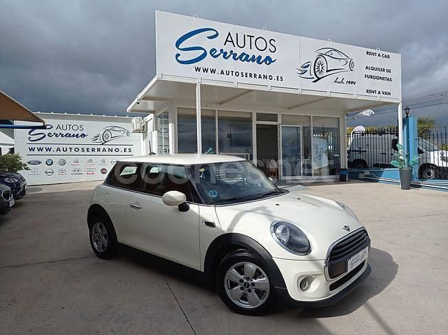 Usado Mini ONE 102 CV (75 kW) 2020 Beige Utilitario