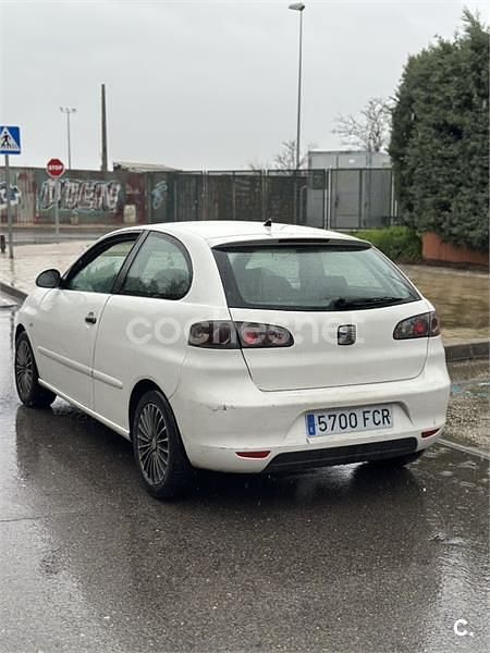 Begagnad Seat Ibiza Reference 70 HK (51 kW) 2006 Vit Halvkombi