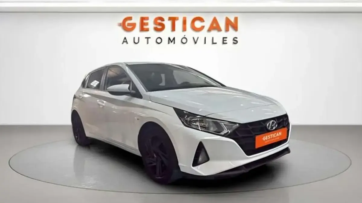 Usado Hyundai i20 84 CV (61 kW) 2022 Blanco Utilitario