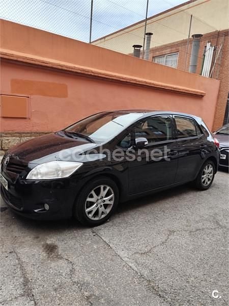 Usado Toyota Auris Edition 132 CV (97 kW) 2011 Negro Berlina