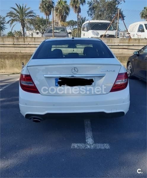 Usado Mercedes C200 Avantgarde 136 CV (100 kW) 2011 Blanco Berlina