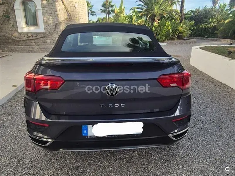 Usado VW T-Roc Style 150 CV (110 kW) 2021 Gris / plata SUV
