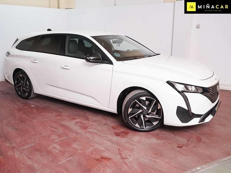 Usado Peugeot 308 SW Allure 131 CV (96 kW) 2023 Blanco Familiar