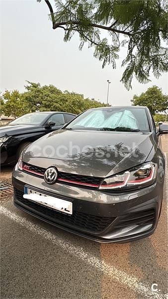 Gris / plata Usado 2018 VW Golf VII GTI Berlina | 23.000 € (Buen precio) - Imagen 1/4