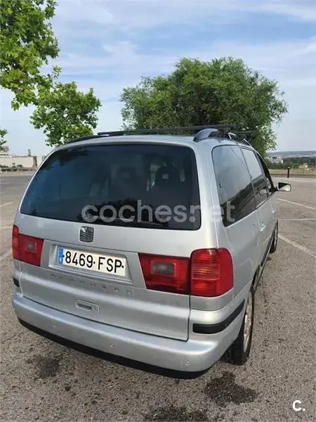 Usado Seat Alhambra Reference 115 CV (84 kW) 2007 Gris / plata Monovolumen