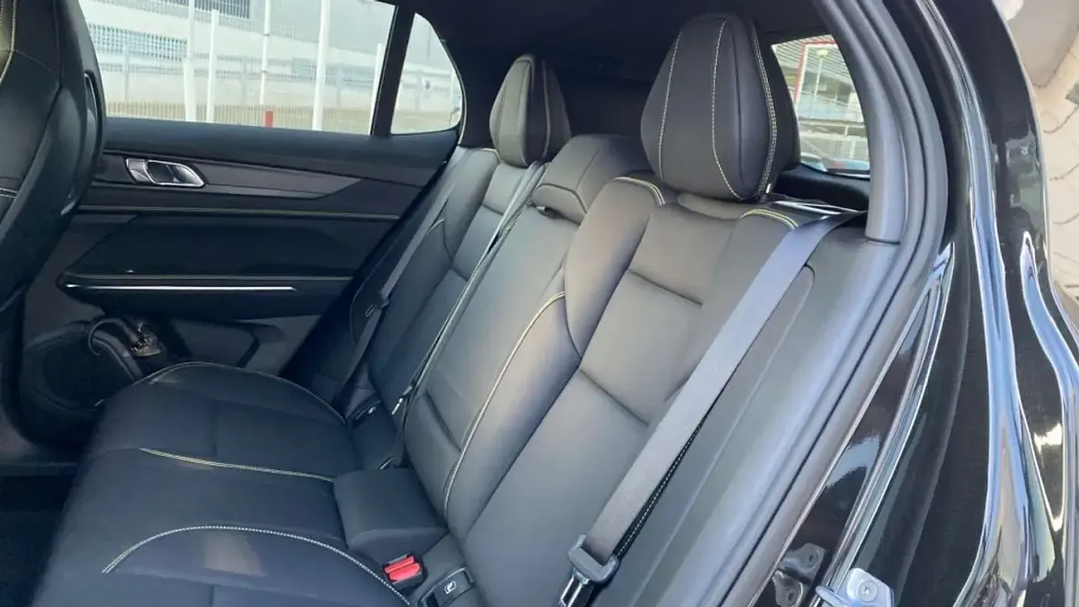 Usado Lynk & Co 01 276 CV (202 kW) 2025 SUV