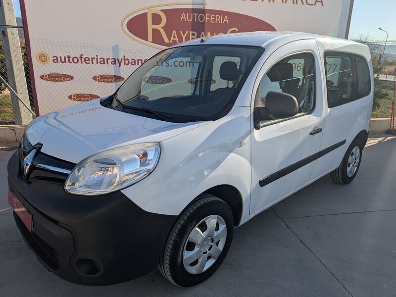 Usado Renault Kangoo 75 CV (55 kW) 2019 Blanco Monovolumen