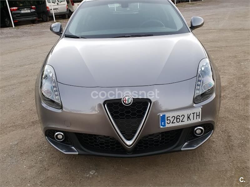 Gris / plata Usado 2019 Alfa Romeo Giulietta Super Utilitario | 16.900 € (Caro) - Imagen 1/3