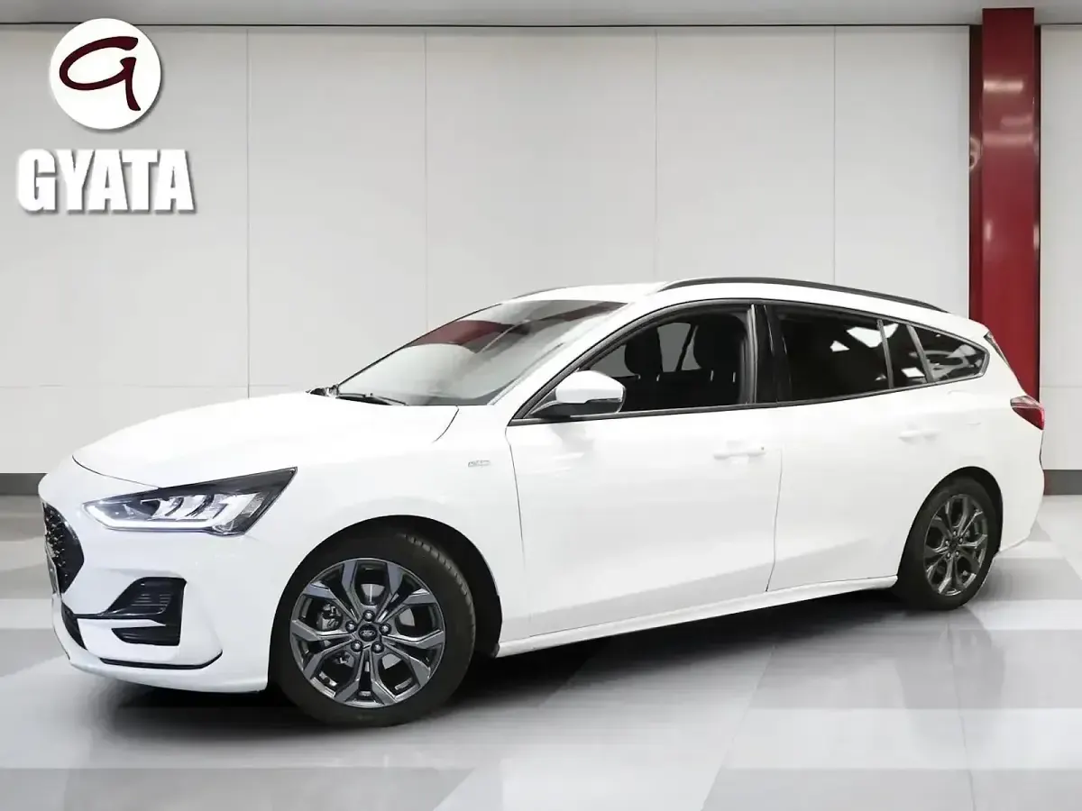 Usado Ford Focus ST-Line 155 CV (114 kW) 2022 Blanco Familiar