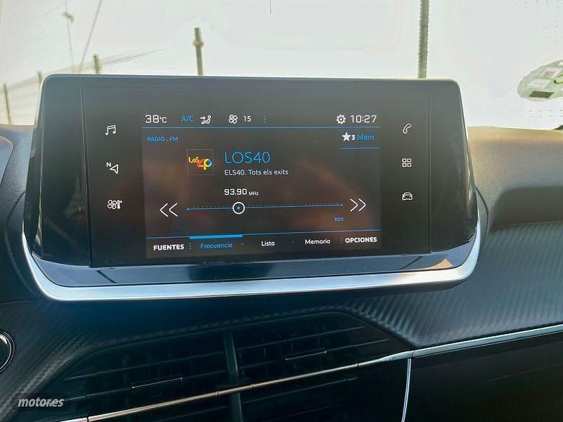 Usado Peugeot 208 Allure 100 CV (73 kW) 2019 Gris Utilitario