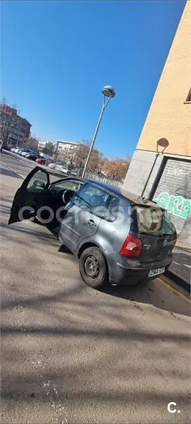 Usado VW Polo Trendline 75 CV (55 kW) 2003 Azul Berlina
