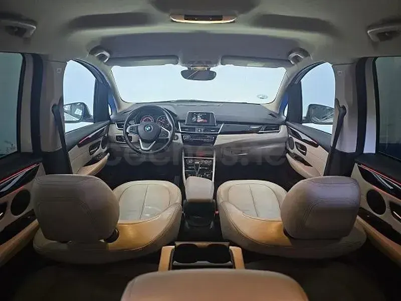 Usado BMW 218 150 CV (110 kW) 2015 Blanco Familiar