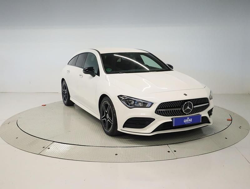 Usado Mercedes CLA220 Shooting Brake 190 CV (139 kW) 2023 Blanco Familiar