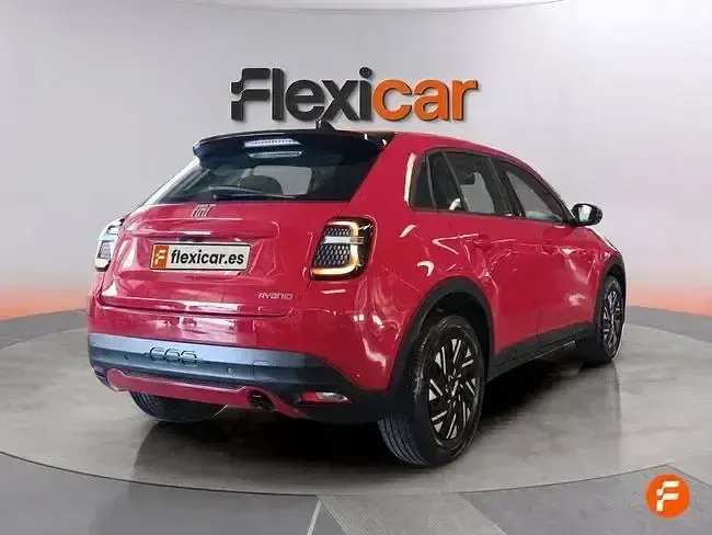 Usado Fiat 600 100 CV (73 kW) 2025 Rojo SUV