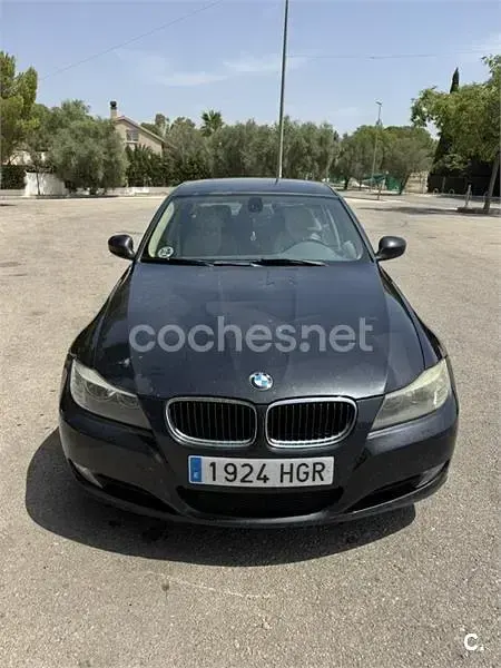 Usado BMW 318 143 CV (105 kW) 2011 Negro Berlina