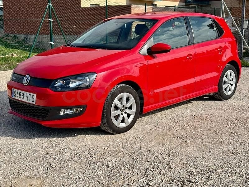 Usado VW Polo 75 CV (55 kW) 2013 Rojo Utilitario
